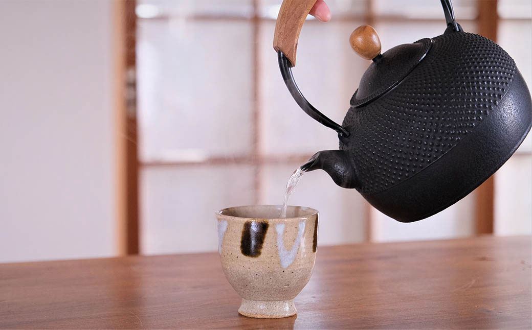長期保管品　工房和秋金野 和秋作　１５型九重アラレ　南部鉄瓶　南部鉄器 商品入荷のお知らせです 工房和秋の鋳物師・金野和秋氏作の